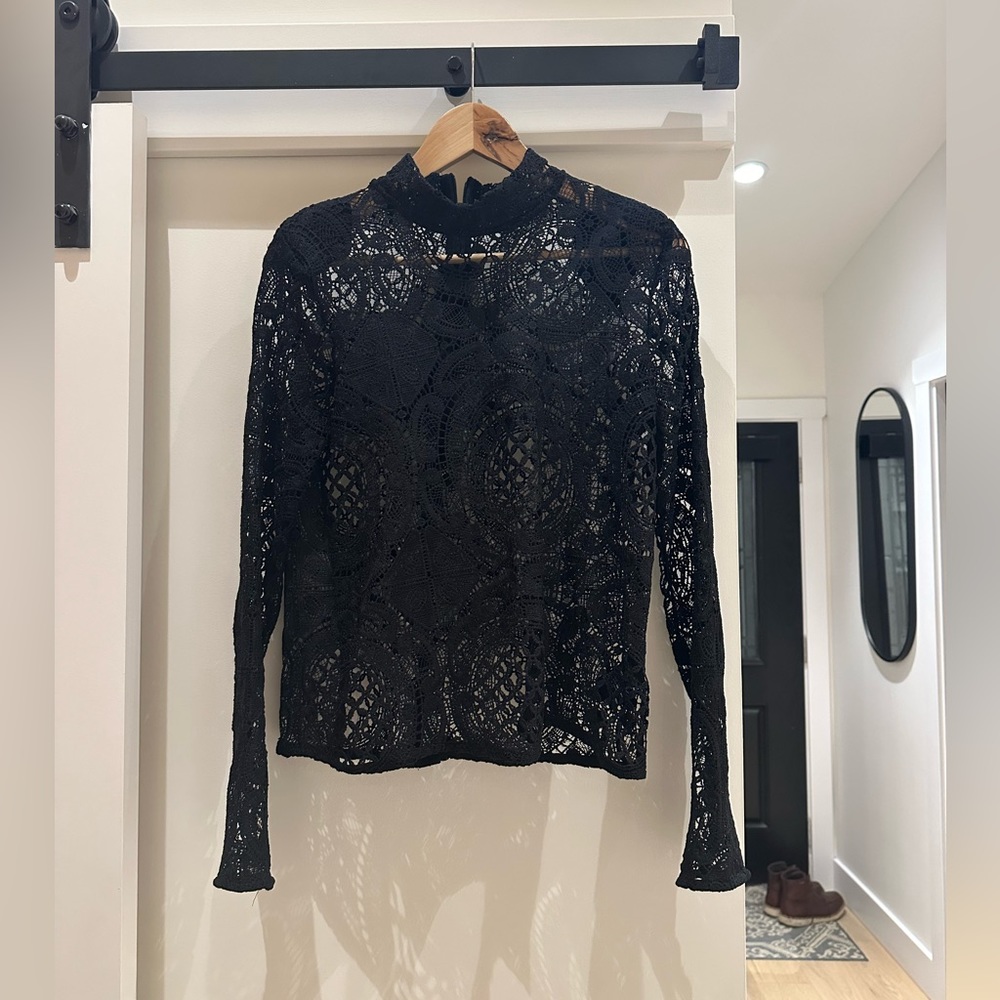 Beautiful black lace top. Size S/M Brunette The Label. Excellent condition